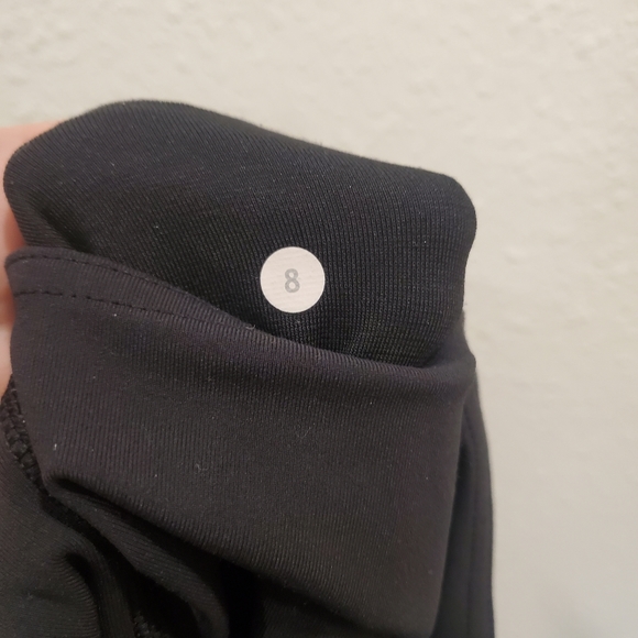 Lululemon Seek The Heat Crop 23” Black Inky Floral Soot Mesh Size 8 Leggings - Picture 5 of 5